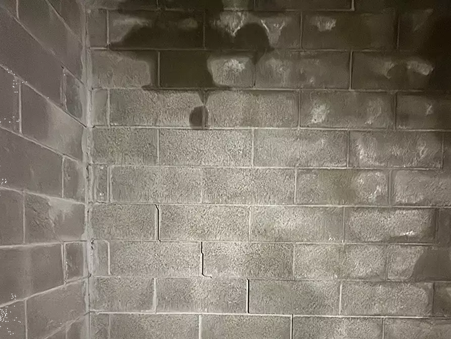 Immagine 5 di Garage in vendita  in Via Envie a Torino