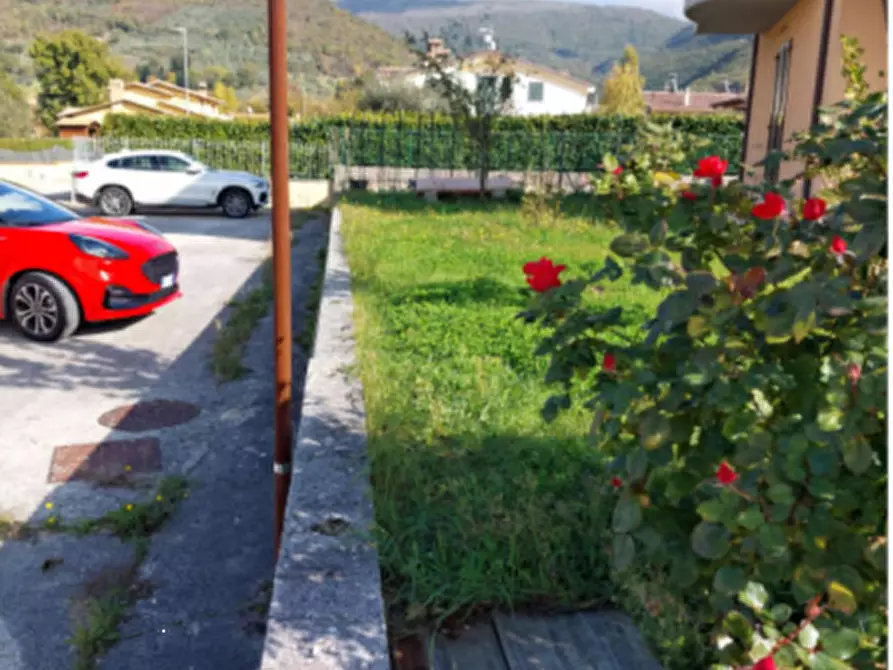 Immagine 9 di Stabile in vendita  in Via S. Francesco a Gualdo Tadino