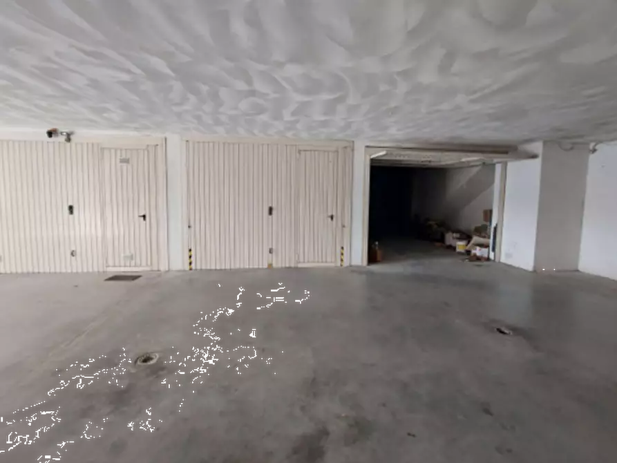 Immagine 12 di Stabile in vendita  in Via S. Francesco a Gualdo Tadino