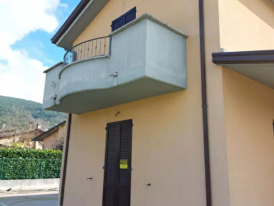 Immagine 3 di Stabile in vendita  in Via S. Francesco a Gualdo Tadino