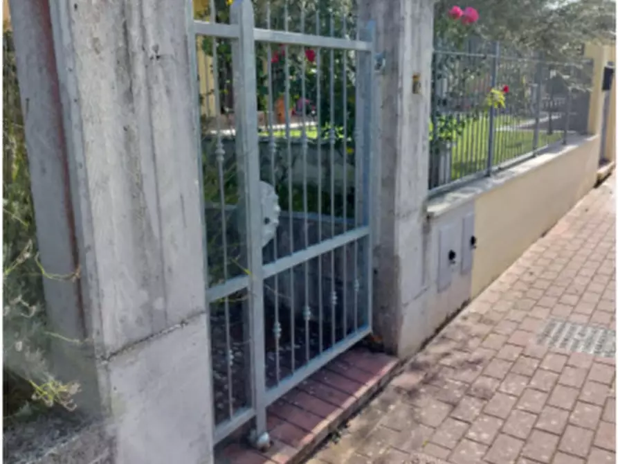 Immagine 23 di Stabile in vendita  in Via S. Francesco a Gualdo Tadino