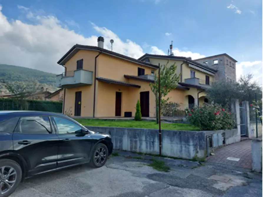 Immagine 7 di Stabile in vendita  in Via S. Francesco a Gualdo Tadino