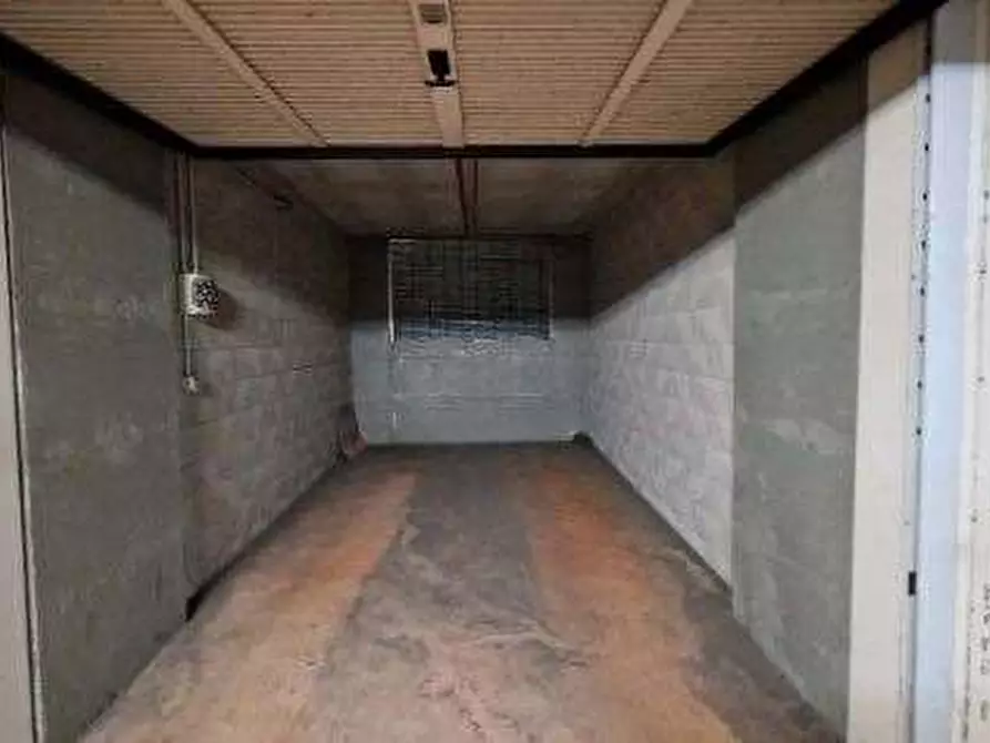 Immagine 1 di Garage in vendita  in Piazza Adriano a Torino