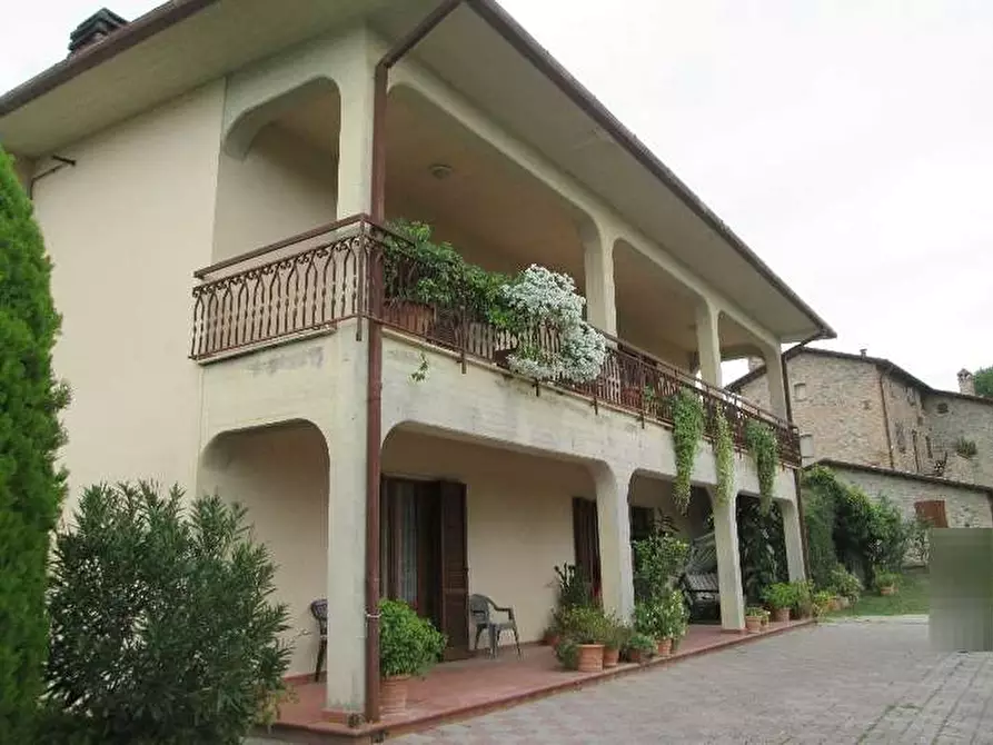 Immagine 1 di Villa in vendita  a Montone