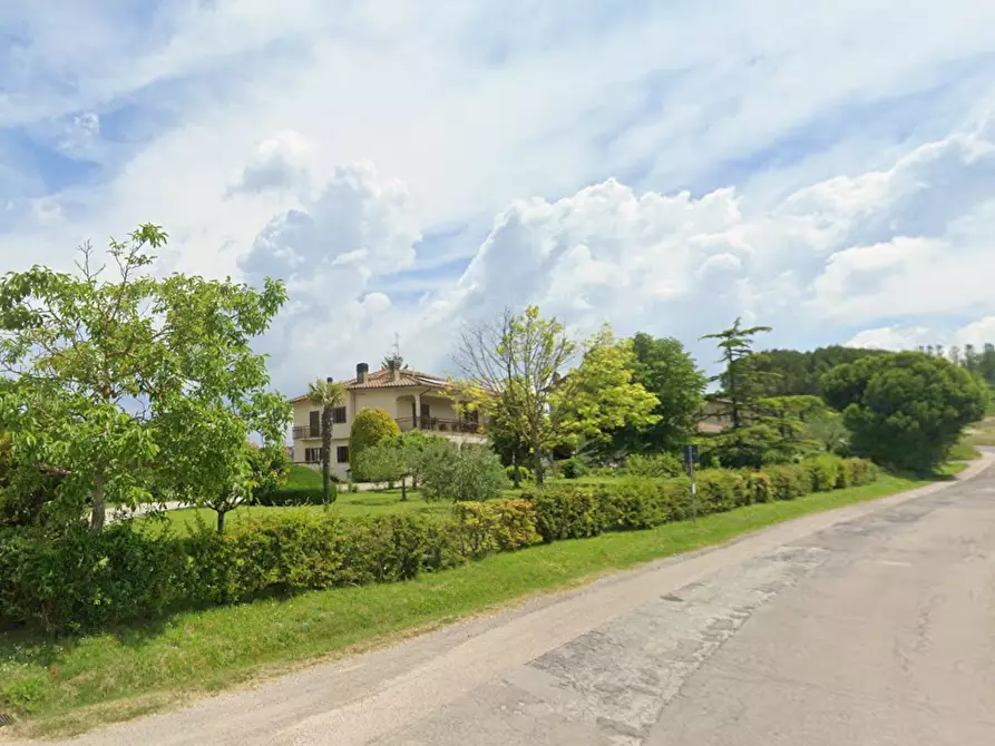 Immagine 16 di Villa in vendita  a Montone