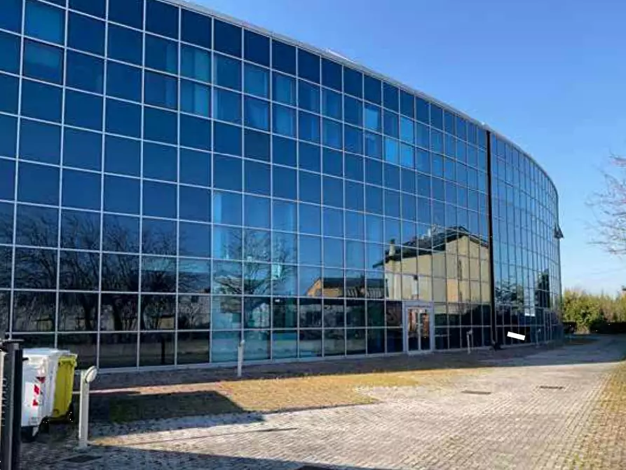 Immagine 5 di Negozio in vendita  in Via Albert Einstein a San Giorgio Di Mantova