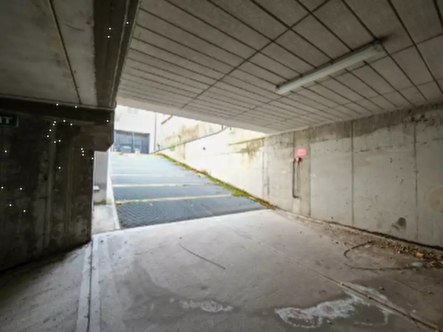 Immagine 1 di Garage in vendita  in Via Dante Alighieri a Arluno