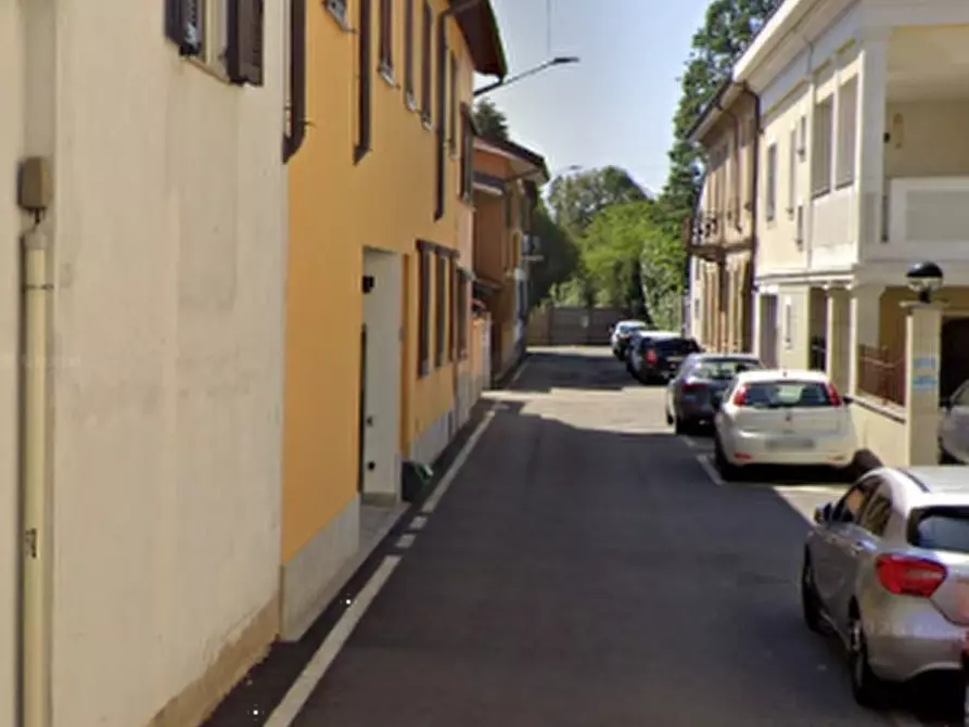 Immagine 12 di Garage in vendita  in Via Dante Alighieri a Arluno