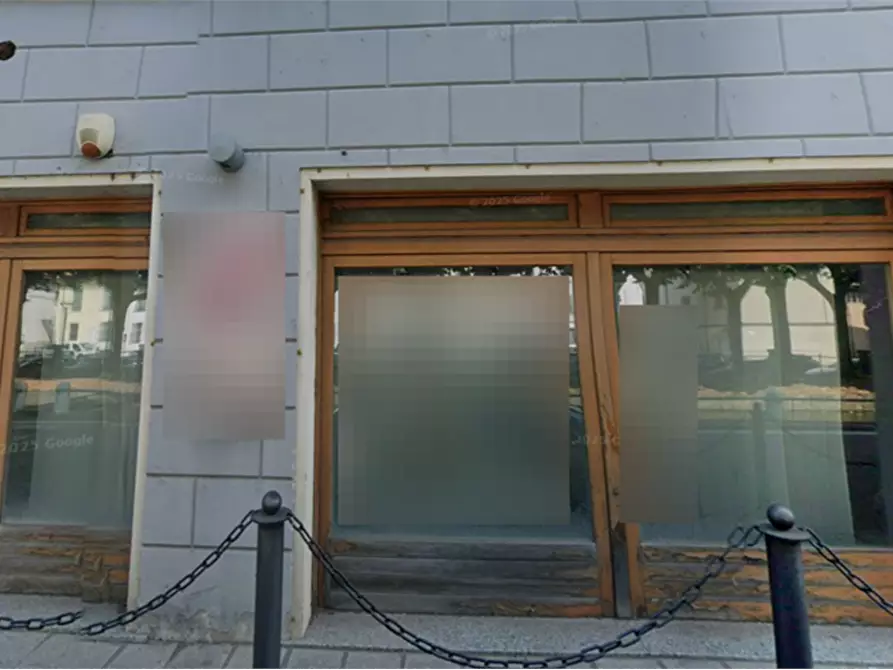 Immagine 6 di Negozio in vendita  in Via E. Schivardi a Romano Di Lombardia