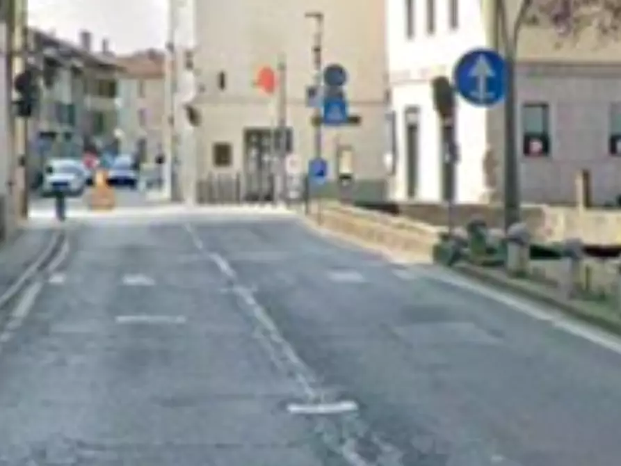 Immagine 13 di Negozio in vendita  in Via E. Schivardi a Romano Di Lombardia