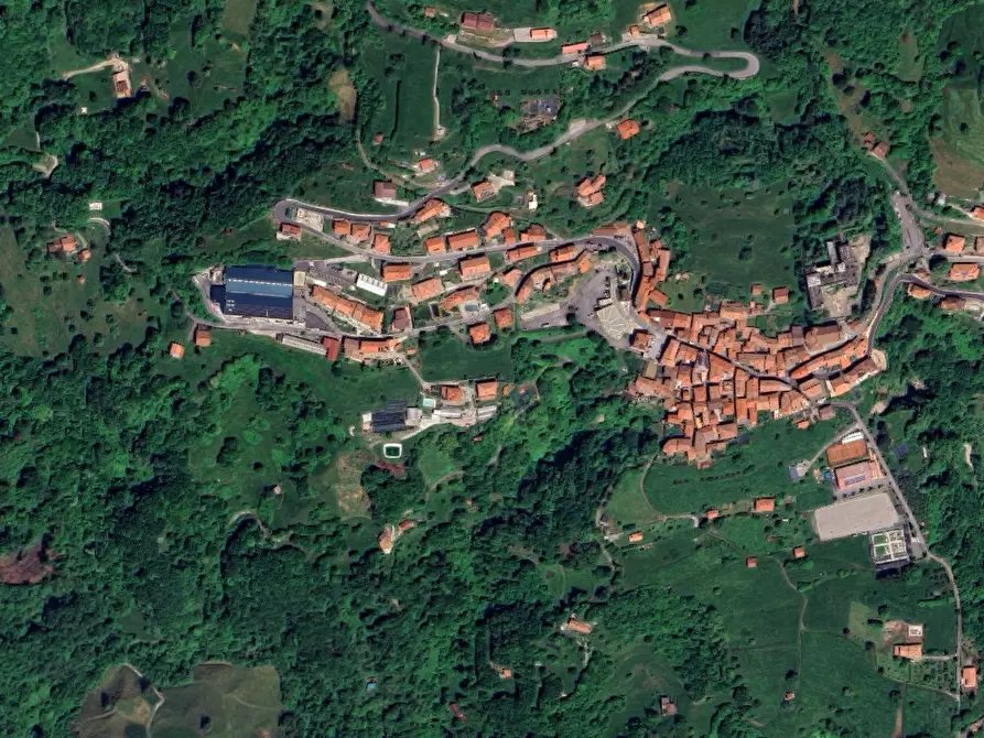 Immagine 2 di Casa indipendente in vendita  in Via degli Alpini a Vigolo