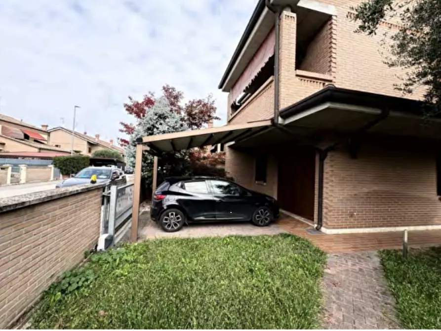 Immagine 3 di Porzione di casa in vendita  in Via Werther Curti a Ferrara