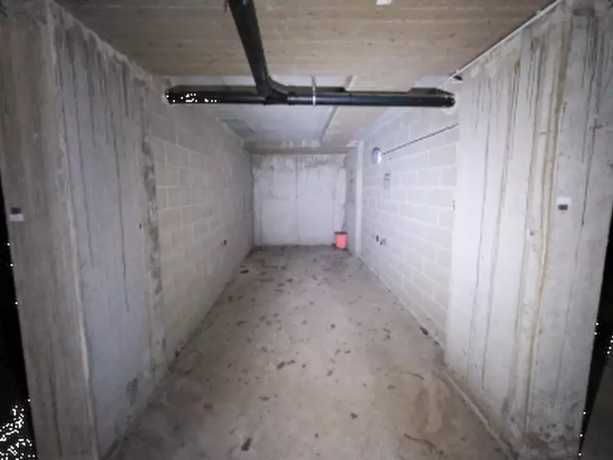 Immagine 5 di Garage in vendita  in Via Dante Alighieri a Arluno
