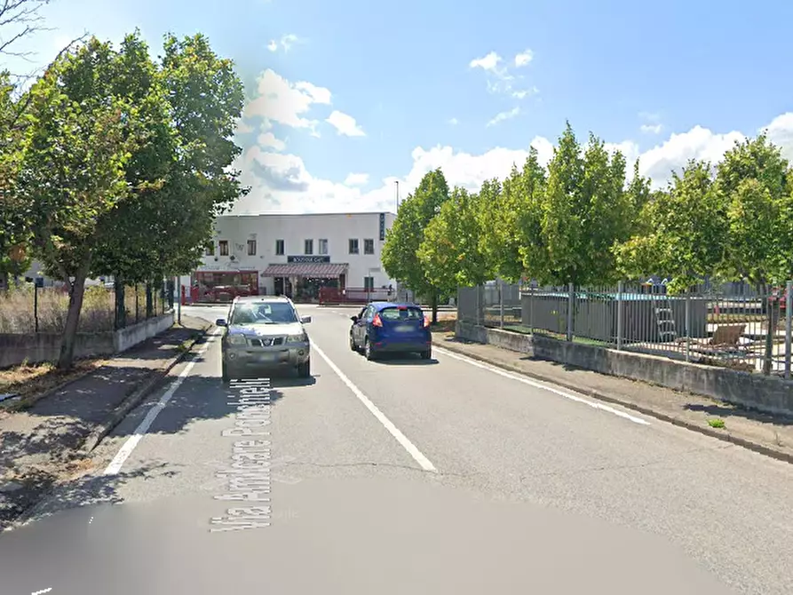 Immagine 5 di Negozio in vendita  in Via Ponchielli a Corciano