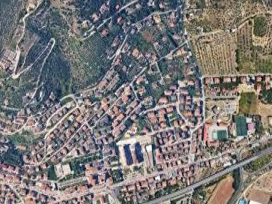 Immagine 6 di Negozio in vendita  in Via Ponchielli a Corciano