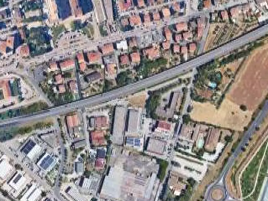 Immagine 7 di Negozio in vendita  in Via Ponchielli a Corciano