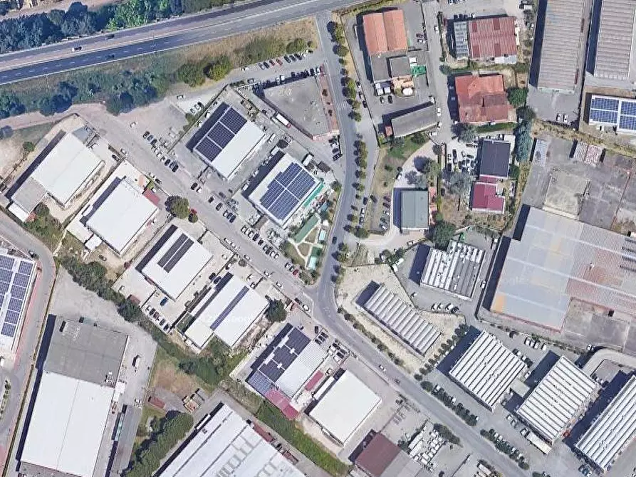 Immagine 9 di Negozio in vendita  in Via Ponchielli a Corciano