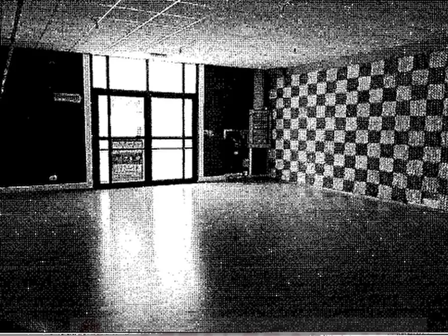 Immagine 4 di Negozio in vendita  in Via Ponchielli a Corciano