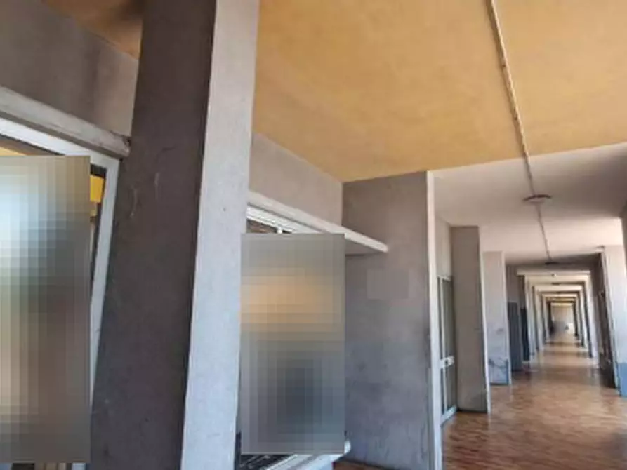 Immagine 3 di Negozio in vendita  in Viale Veneto a Mantova