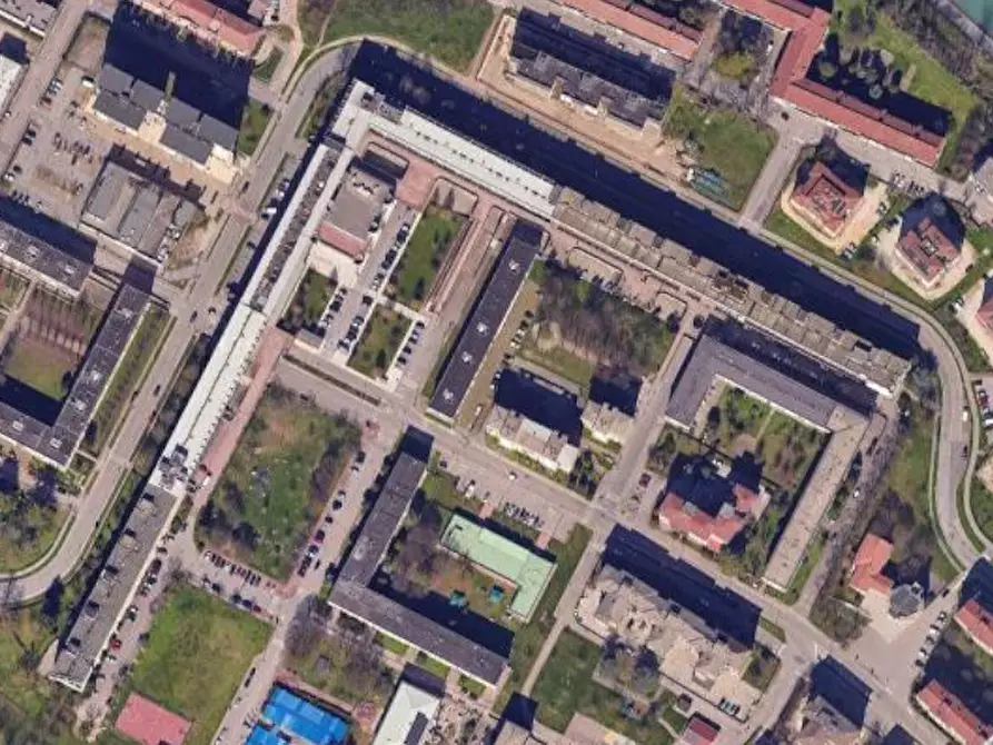 Immagine 7 di Negozio in vendita  in Viale Veneto a Mantova