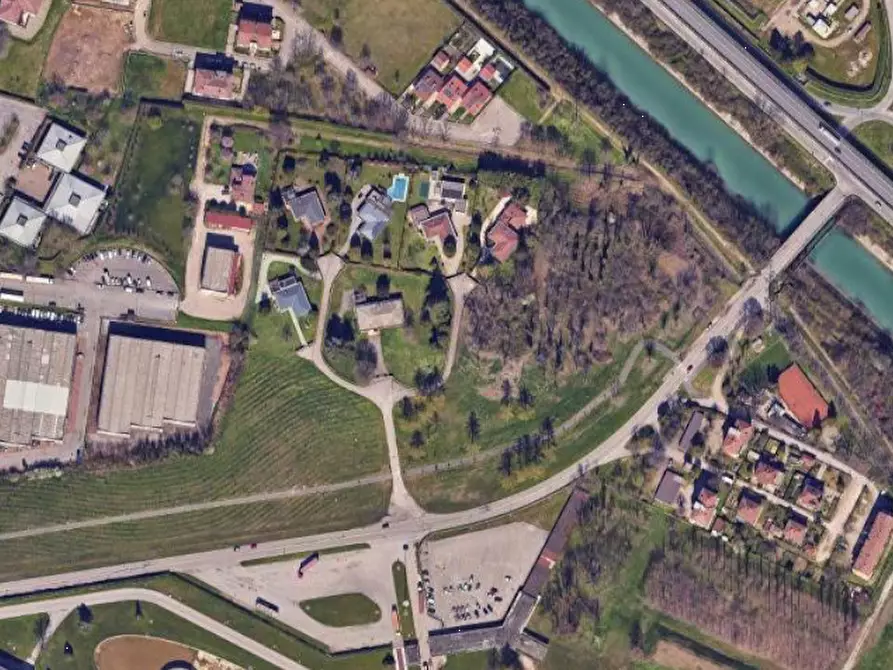 Immagine 12 di Terreno edificabile in vendita  in Viale Poggio Reale a Mantova