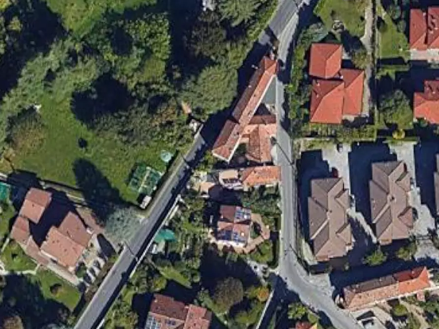 Immagine 12 di Garage in vendita  in Via XXIV Maggio a Erba