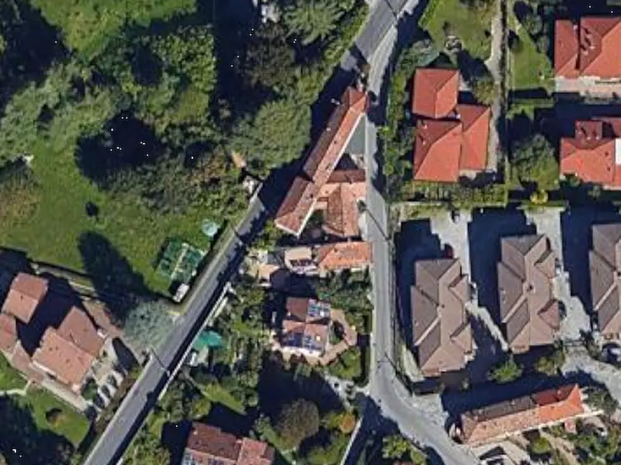 Immagine 13 di Garage in vendita  in Via XXIV Maggio a Erba