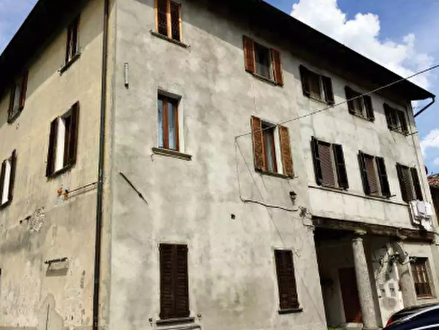 Immagine 8 di Appartamento in vendita  in Via XXIV Maggio a Erba