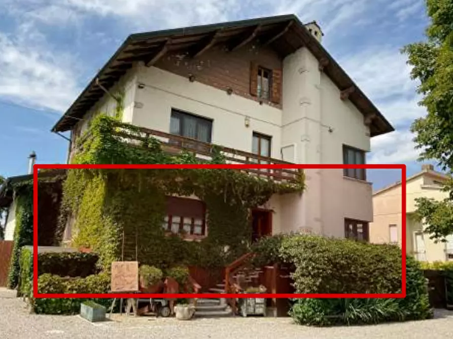 Immagine 1 di Negozio in vendita  in Strada Dosso del Corso a Mantova