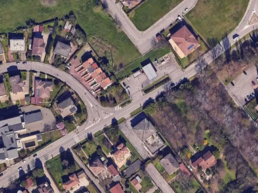 Immagine 23 di Negozio in vendita  in Strada Dosso del Corso a Mantova