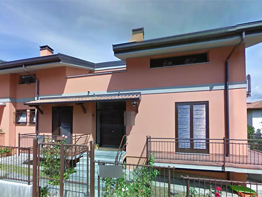 Immagine 11 di Appartamento in vendita  in Via Renzo e Lucia a Valmadrera