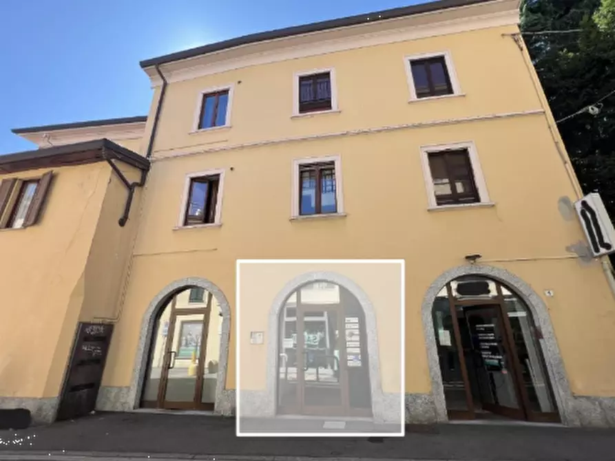 Immagine 2 di Appartamento in vendita  in Via Goffredo Mameli a Casatenovo