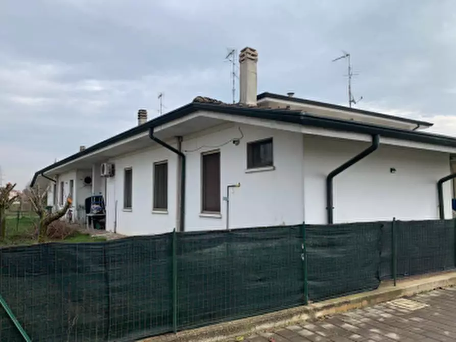 Immagine 5 di Appartamento in vendita  in Via Learco Guerra a Curtatone