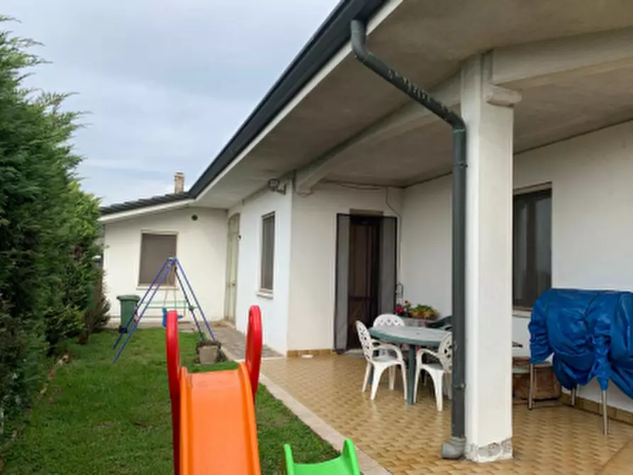 Immagine 8 di Appartamento in vendita  in Via Learco Guerra a Curtatone