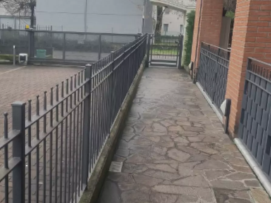 Immagine 1 di Appartamento in vendita  in Via Don L. Foiadelli  a Ponte San Pietro