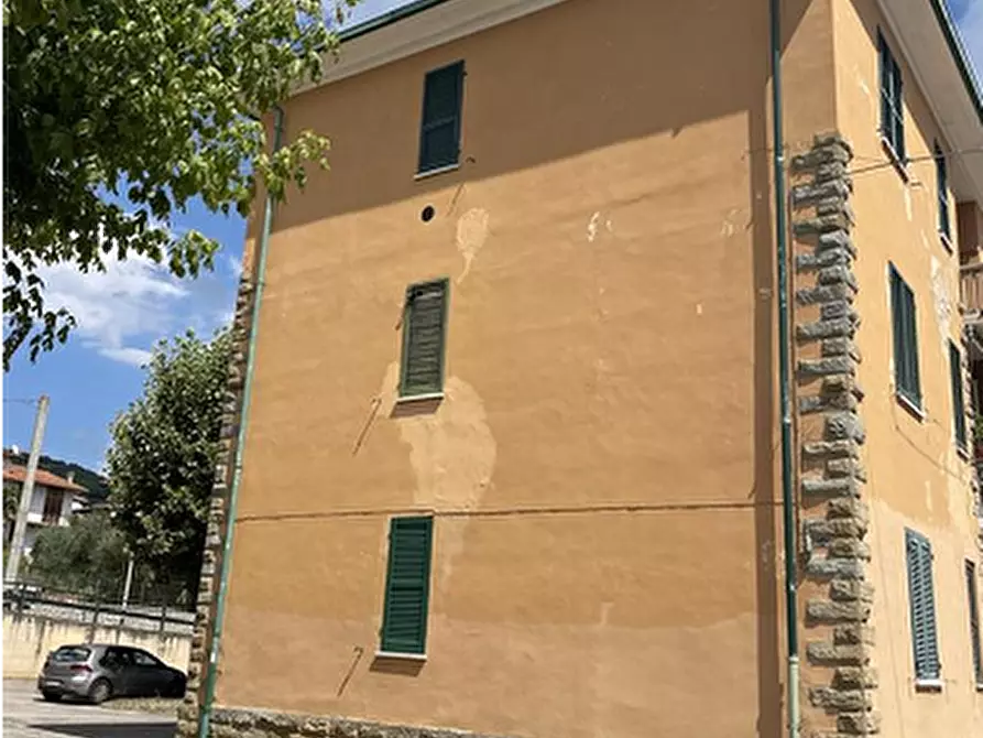 Immagine 4 di Appartamento in vendita  in Piazza del Popolo  a Passignano Sul Trasimeno