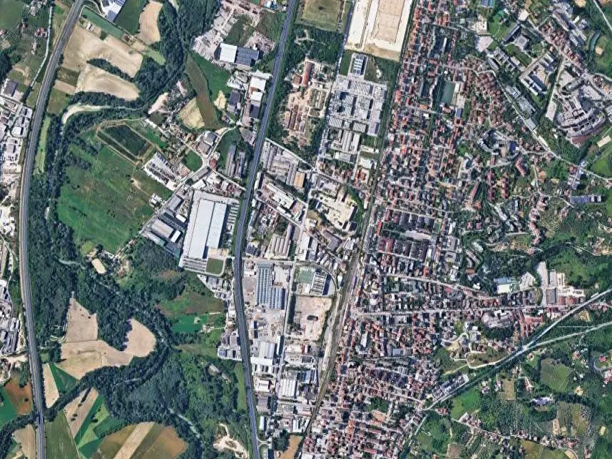 Immagine 3 di Magazzino in vendita  in Via Erasmo Piaggio a Chieti