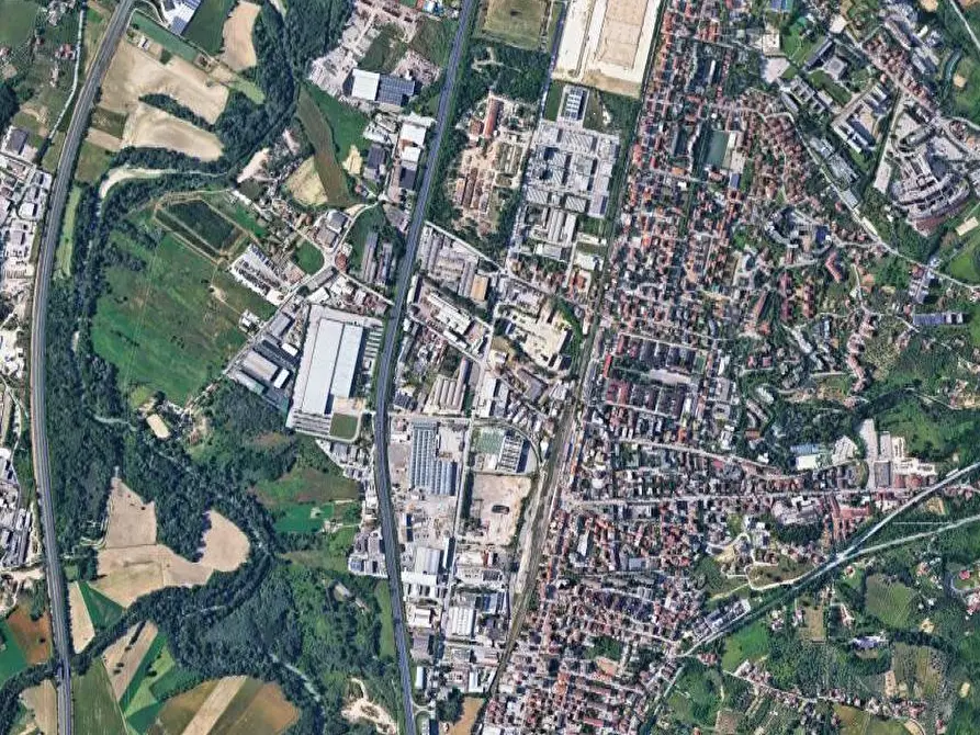 Immagine 3 di Magazzino in vendita  in Via Erasmo Piaggio a Chieti