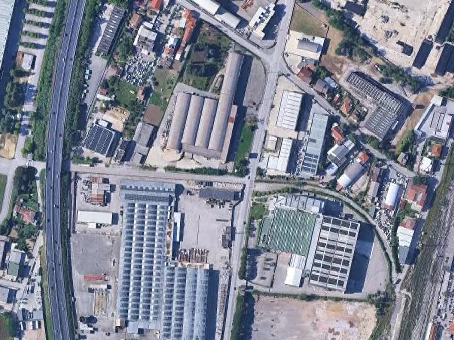 Immagine 5 di Magazzino in vendita  in Via Erasmo Piaggio a Chieti