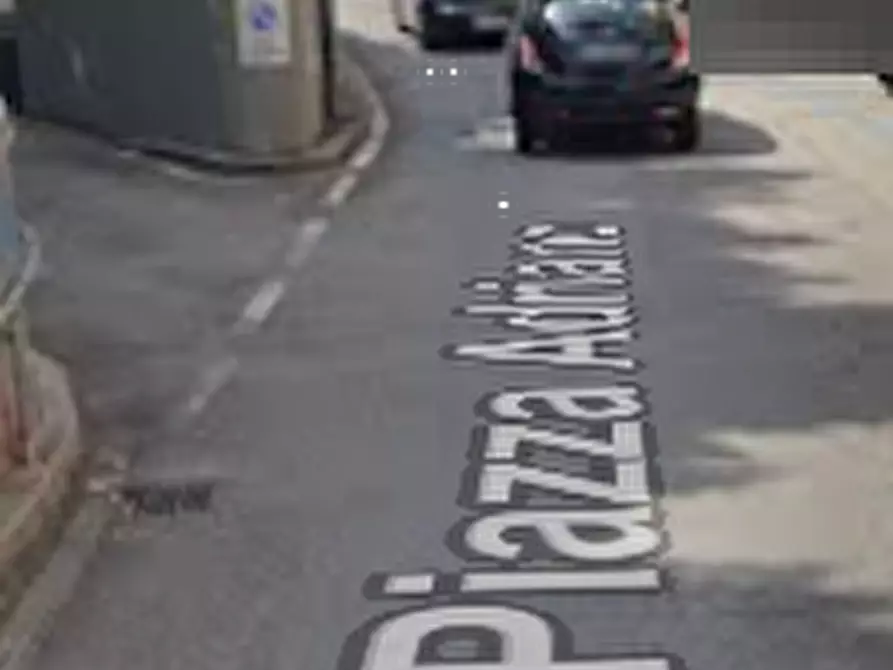 Immagine 5 di Garage in vendita  in Piazza Adriano  a Torino