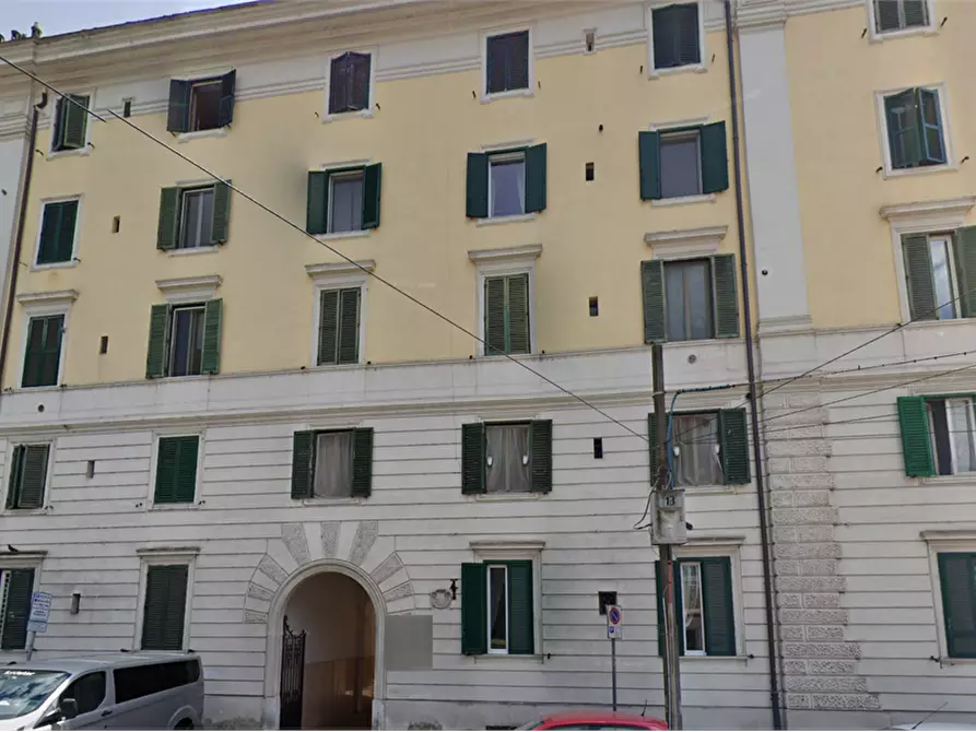 Immagine 4 di Appartamento in vendita  in Via Enrico Chiaradia  a Roma