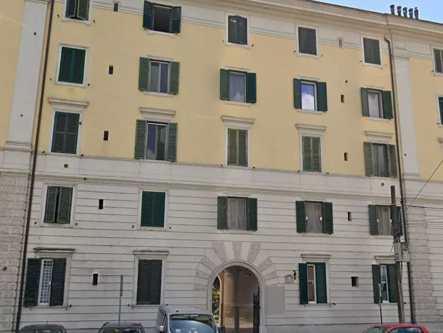 Immagine 5 di Appartamento in vendita  in Via Enrico Chiaradia  a Roma