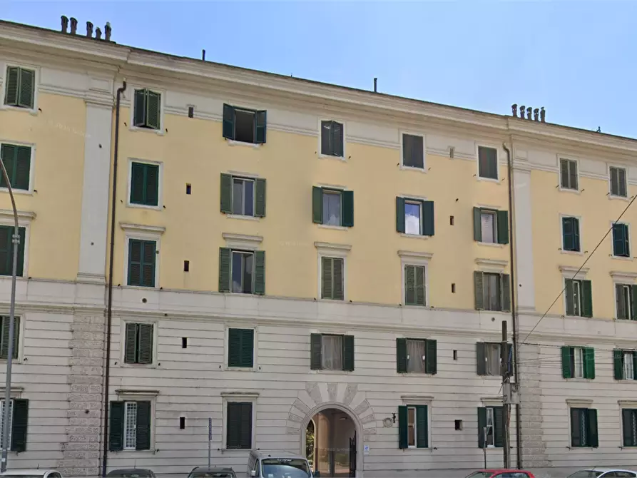 Immagine 8 di Appartamento in vendita  in Via Enrico Chiaradia  a Roma