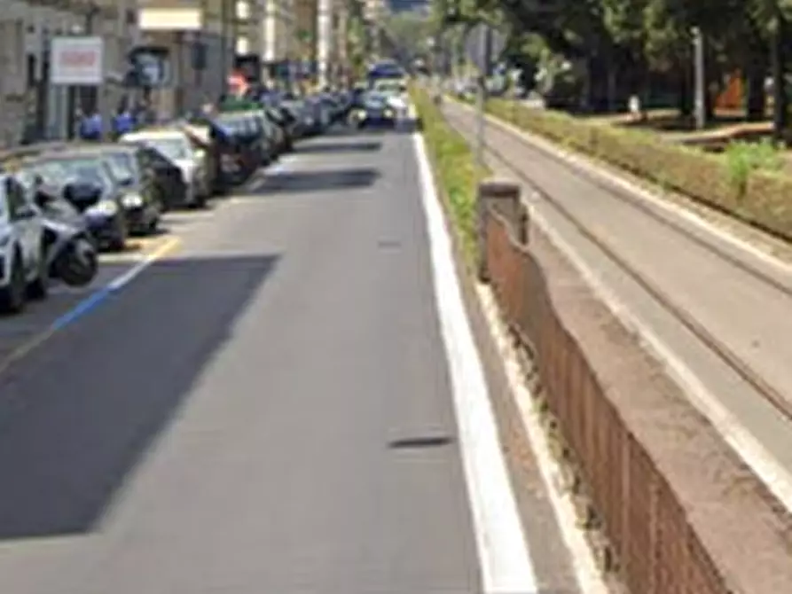 Immagine 11 di Appartamento in vendita  in Via Enrico Chiaradia  a Roma