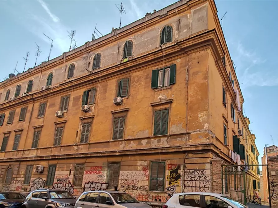 Immagine 1 di Appartamento in vendita  in Via dei Marsi  a Roma