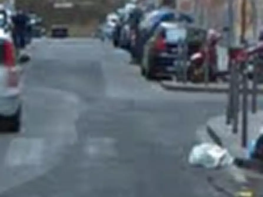 Immagine 8 di Appartamento in vendita  in Via dei Marsi  a Roma