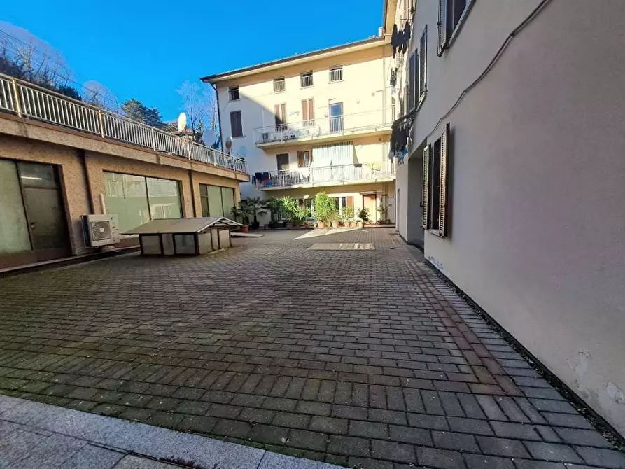 Immagine 4 di Appartamento in vendita  in Via Napoleona a Como