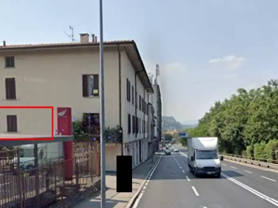 Immagine 7 di Appartamento in vendita  in Via Napoleona a Como