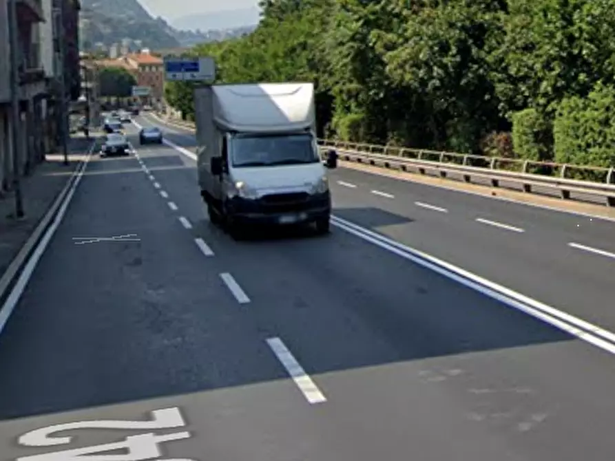 Immagine 24 di Appartamento in vendita  in Via Napoleona a Como