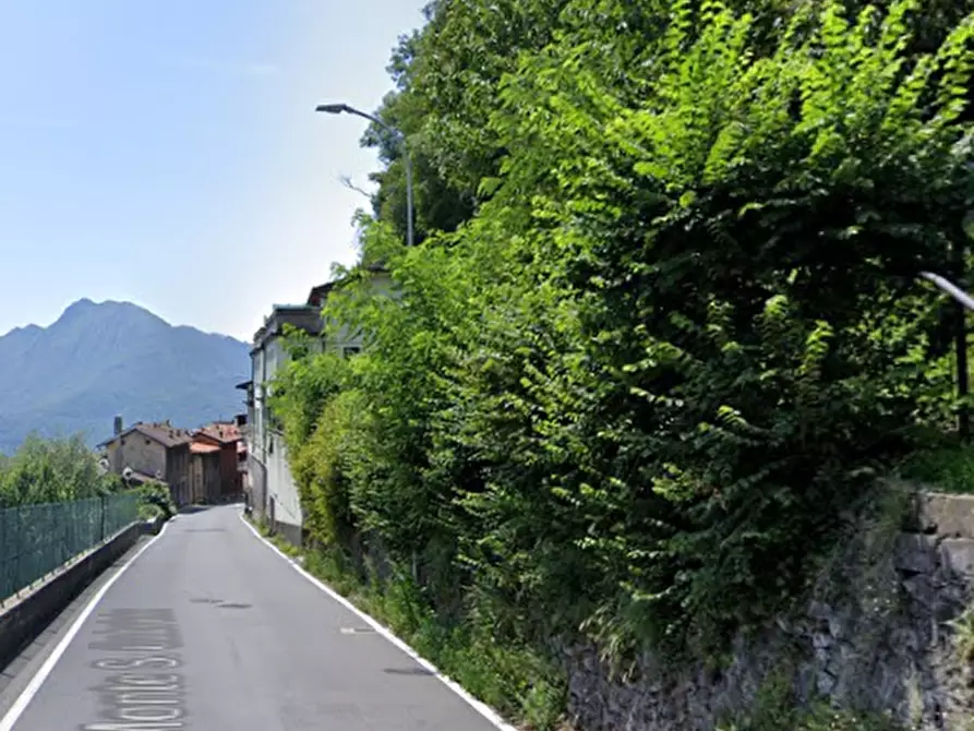 Immagine 11 di Appartamento in vendita  in Corso Monte San Gabriele a Lecco